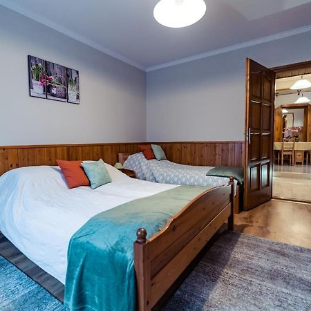 Estike Apartman Gyula Exteriér fotografie