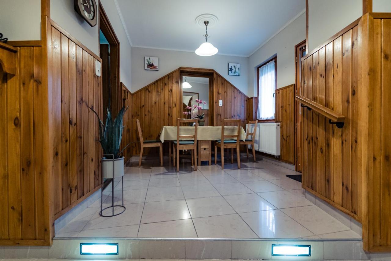 Estike Apartman Gyula Exteriér fotografie
