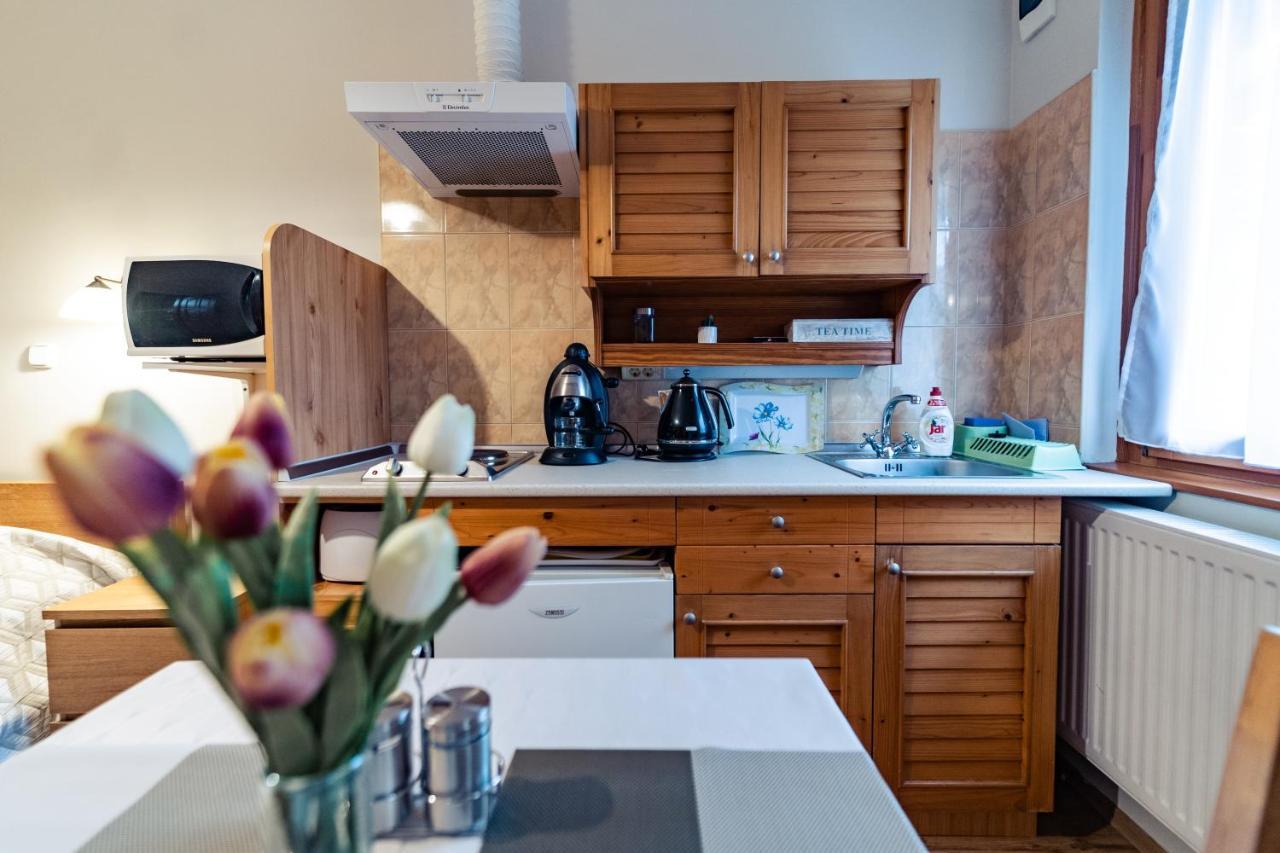Estike Apartman Gyula Exteriér fotografie