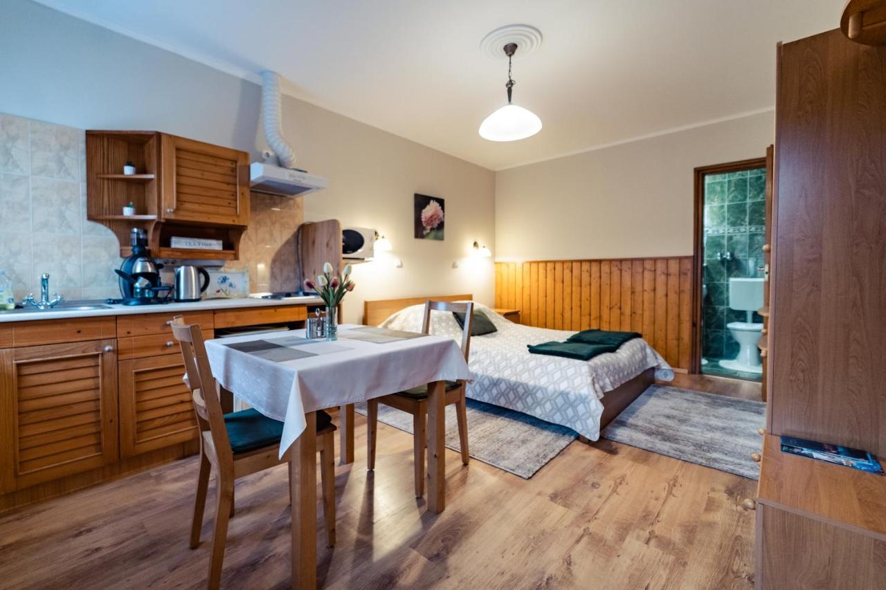 Estike Apartman Gyula Exteriér fotografie
